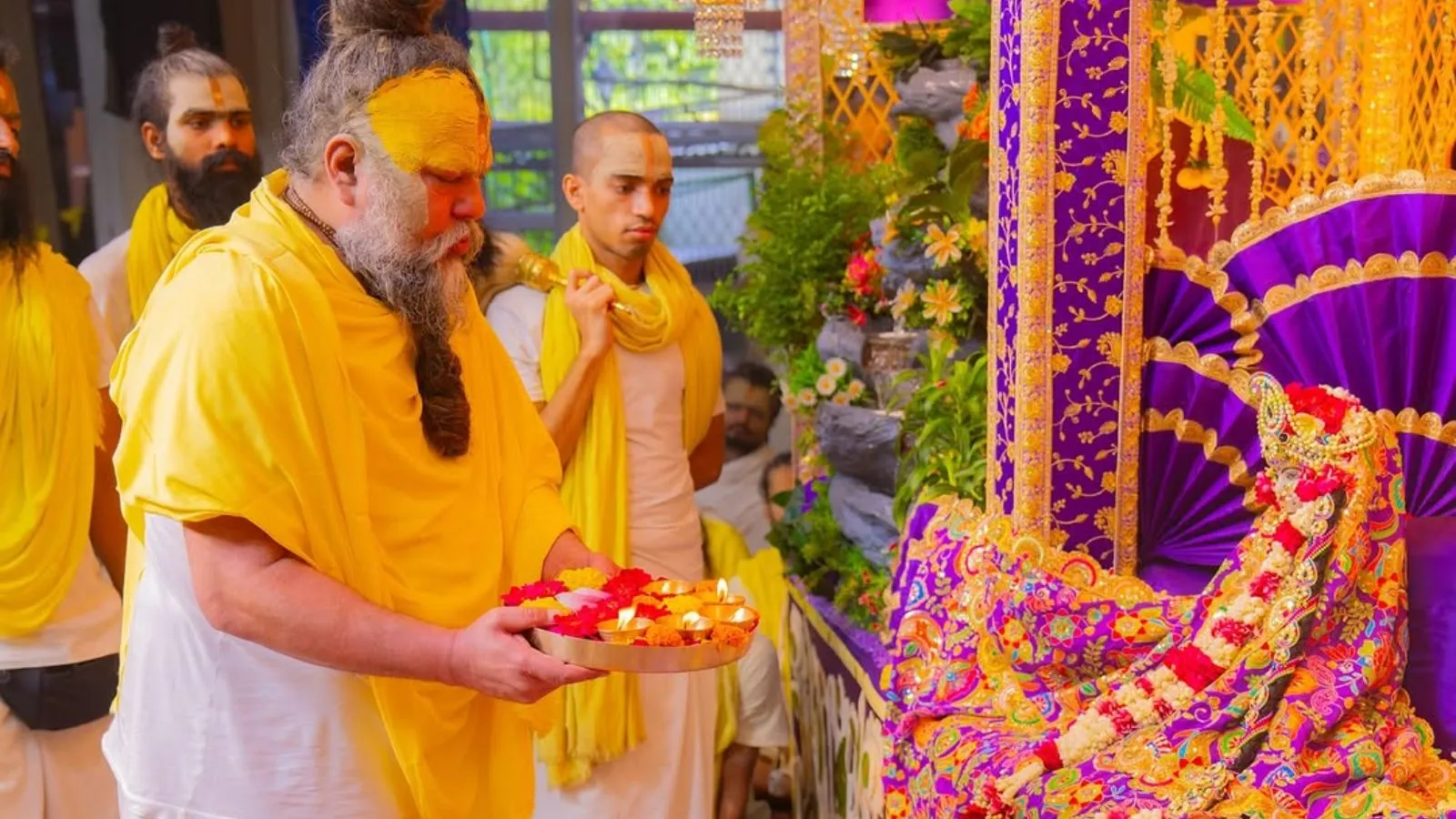 Premanand Maharaj Satsang | Premanand Maharaj Video | Premanand Maharaj Satsang Radha Rani | Premanand Maharaj Satsang Photo | premanand maharaj vrindavan ashram