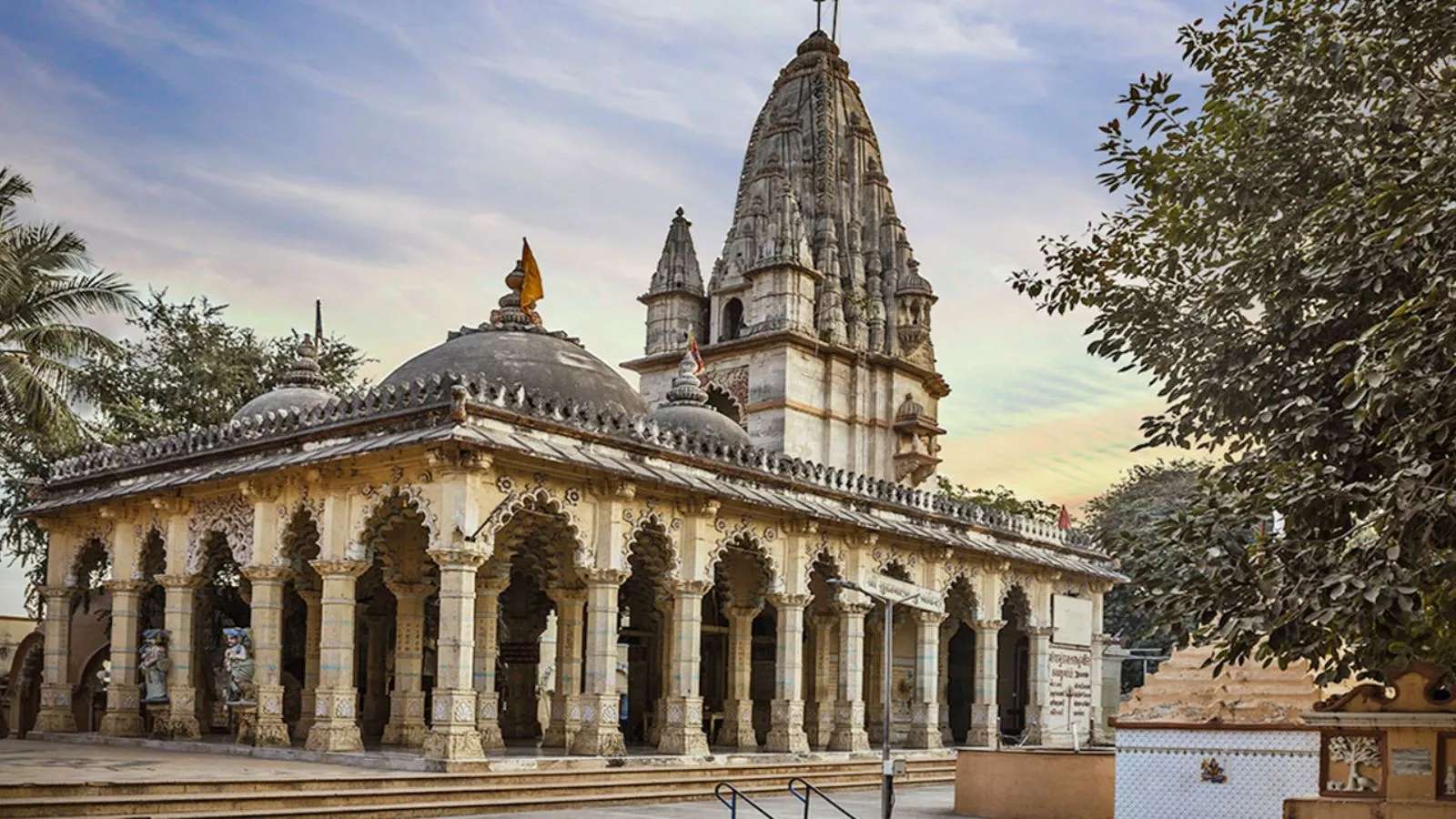 Janmashtami 2025 | famous krishna temple in gujarat