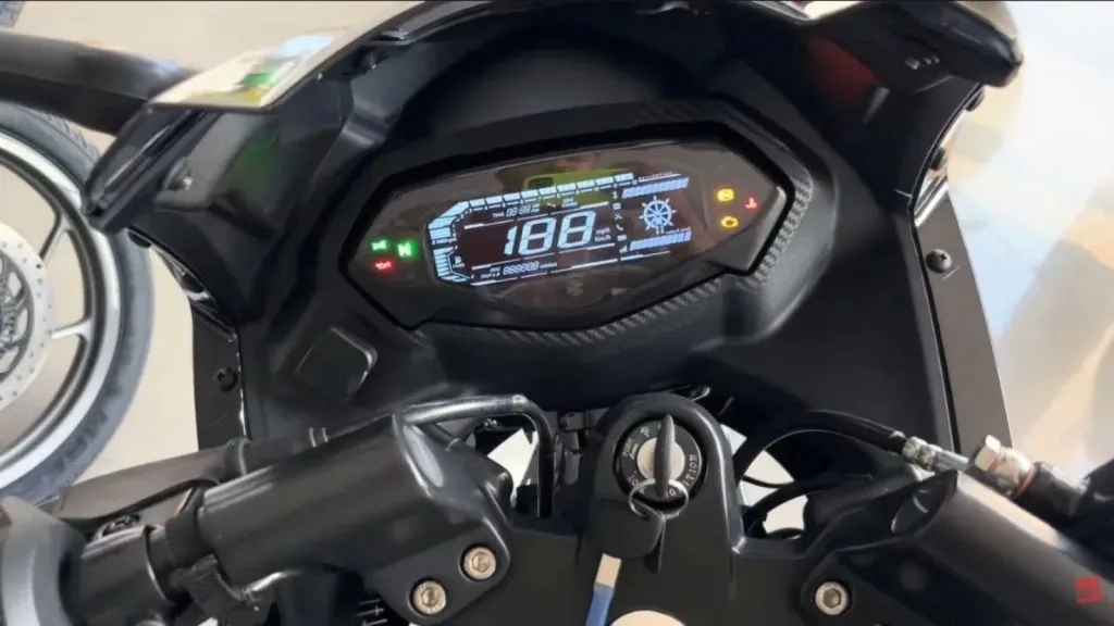 Pulsar 220F features, બજાજ પલ્સર નવા રંગો