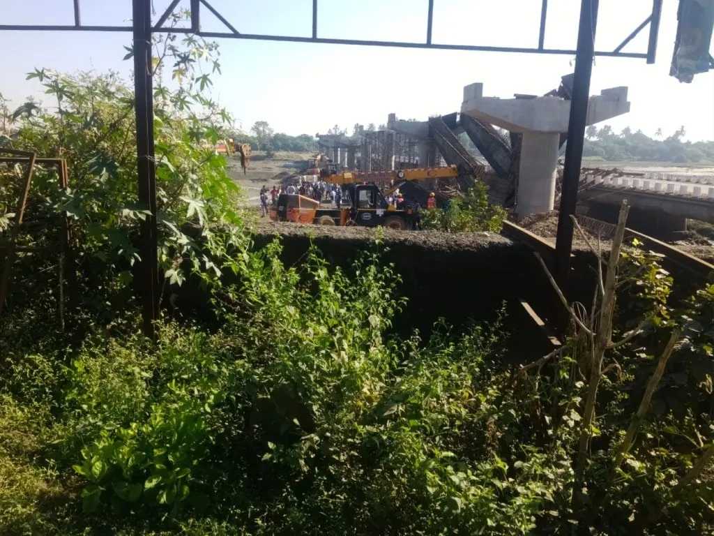Valsad bridge collapsed