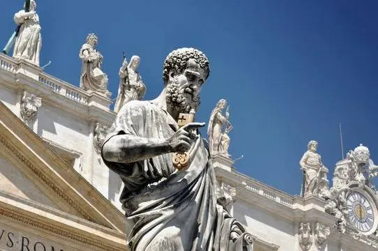 statue