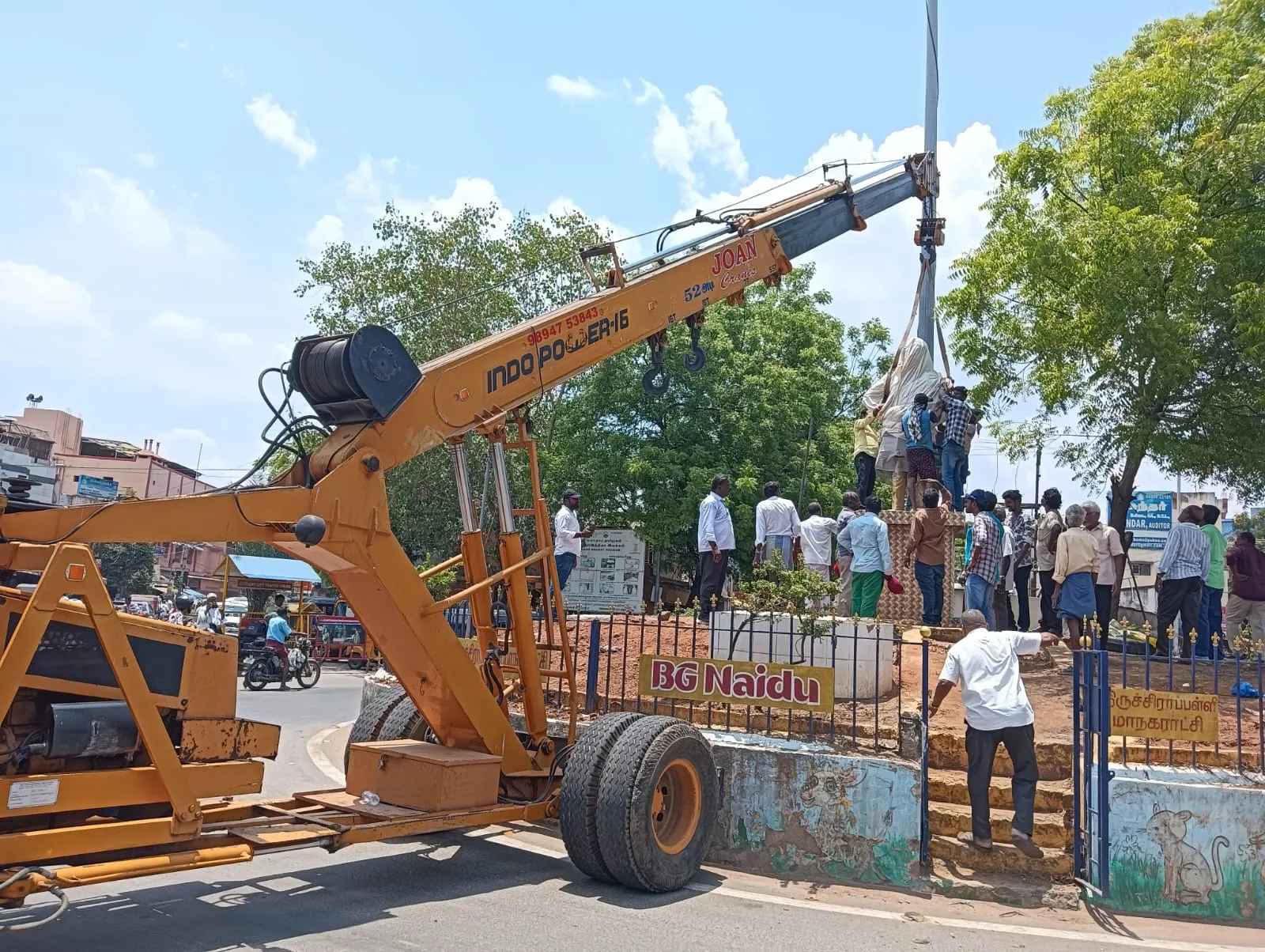 Trichy sivaji statue 