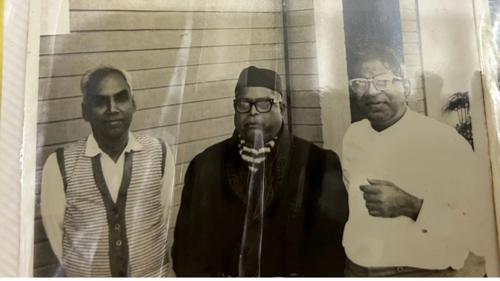 Jutice Sinha (extreme left) with Bhimji Narayanrao Lokur (extreme right) and person is Justice Parekh.