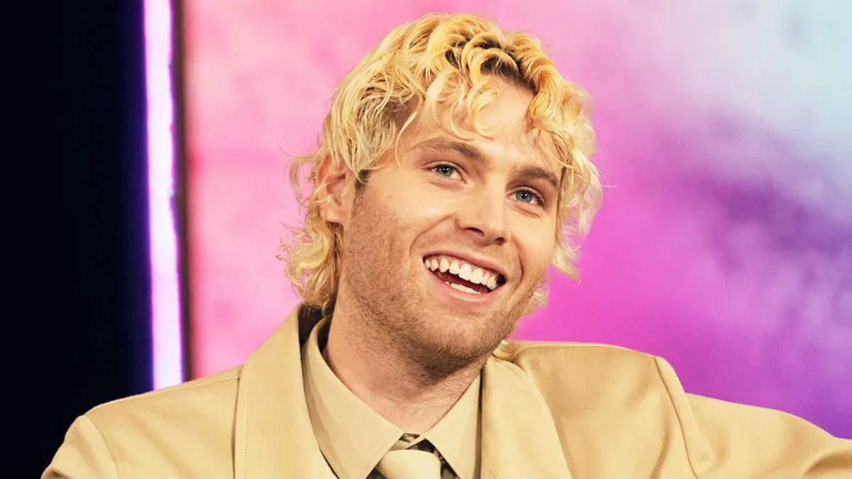 Luke Hemmings Kelly Clarkson