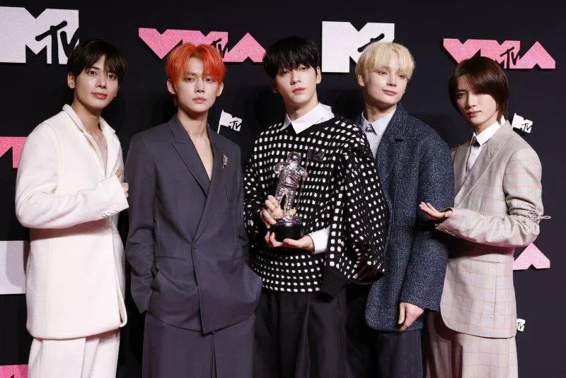 Watch: Stray Kids, TXT perform at MTV Video Music Awards - UPI.com