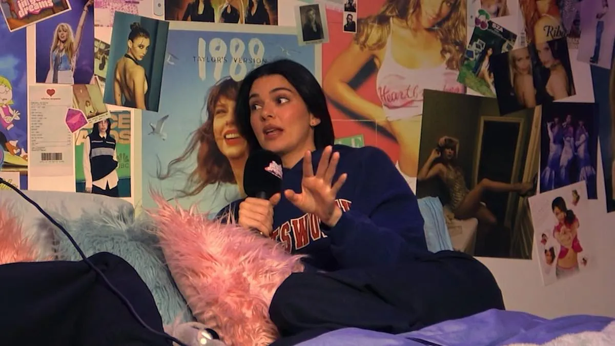 Video: Kendall Jenner claims she's 'NEVER had plastic surgery' | Daily Mail  Online