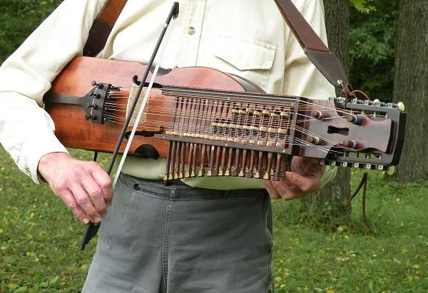 ∼Cloud Nine∼ Nyckelharpas