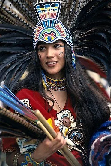 Pin by Lea M on MODE D'AILLEURS | Beauty around the world, Aztec culture,  Native people