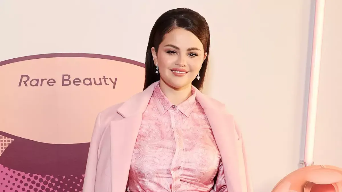 Selena Gomez Rare Beauty