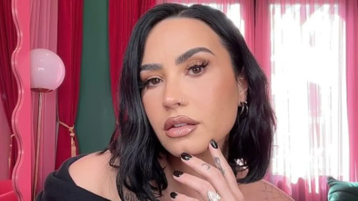 Demi Lovato Short Hair