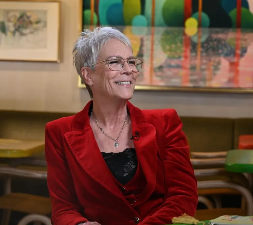 Jamie Lee Curtis thanks her mom for not letting her audition for 'The  Exorcist' when she was 12