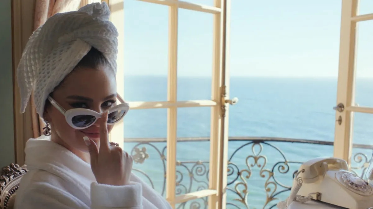 Selena Gomez Love On