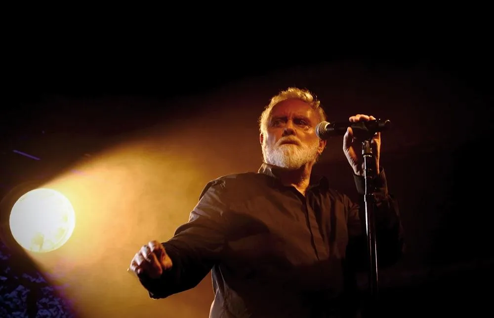 Queen's Roger Taylor: 'The Outsider Tour Live' Coming 9/30 on 2-CD, 2-LP  (Preview)