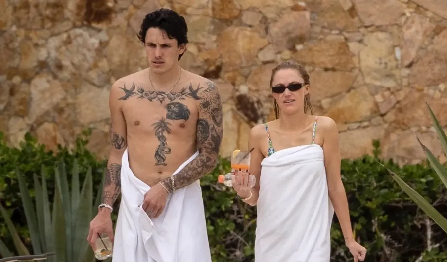 Dalton Gomez Maika Monroe