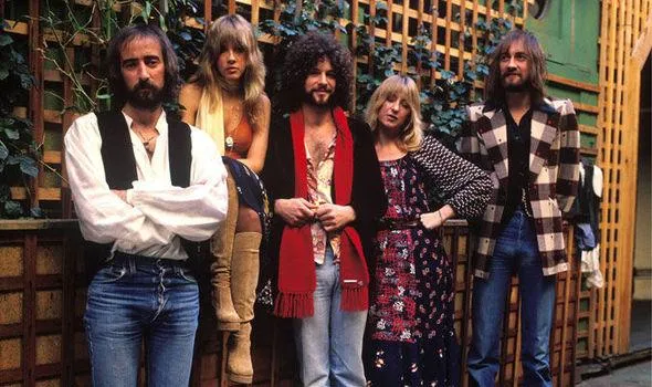 Fleetwood Mac guitarist Lindsey Buckingham sacked | Music | Entertainment |  Express.co.uk