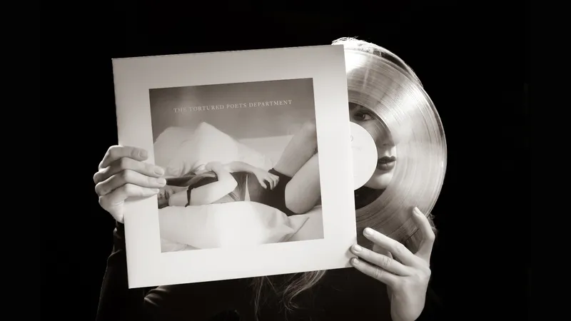 THE TORTURED POETS DEPARTMENT' on Phantom Clear Vinyl!