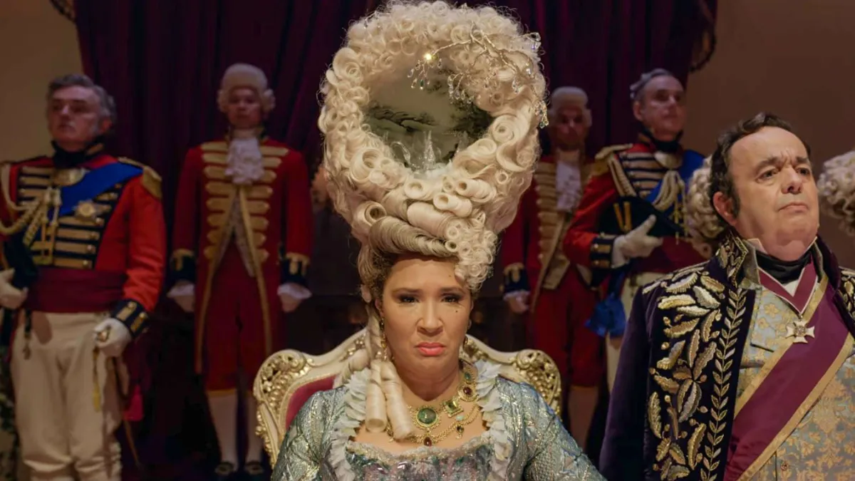 Queen Charlotte Swan Wig