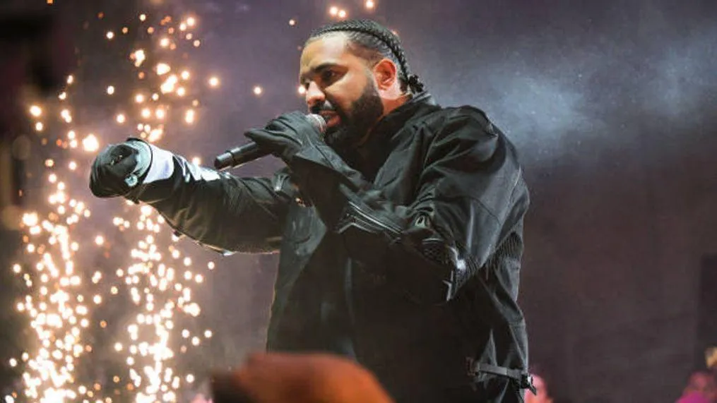 Drake expands 'It's All a Blur' tour, adds second San Antonio show before  tickets even go on sale