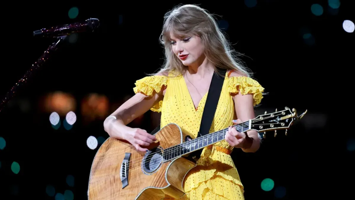 Taylor Swift CD Auction