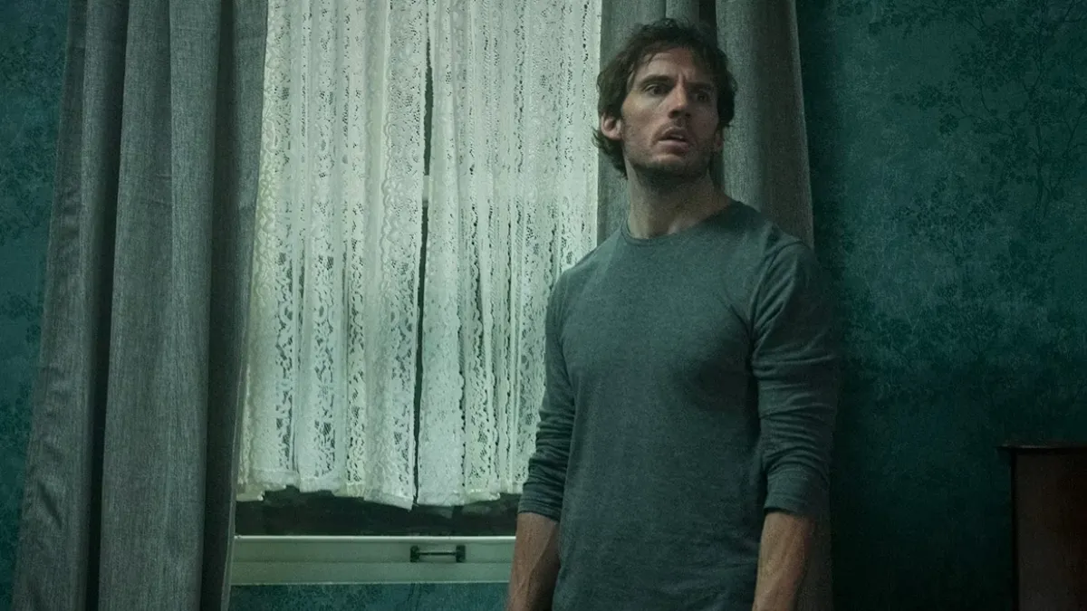 Sam Claflin Bagman