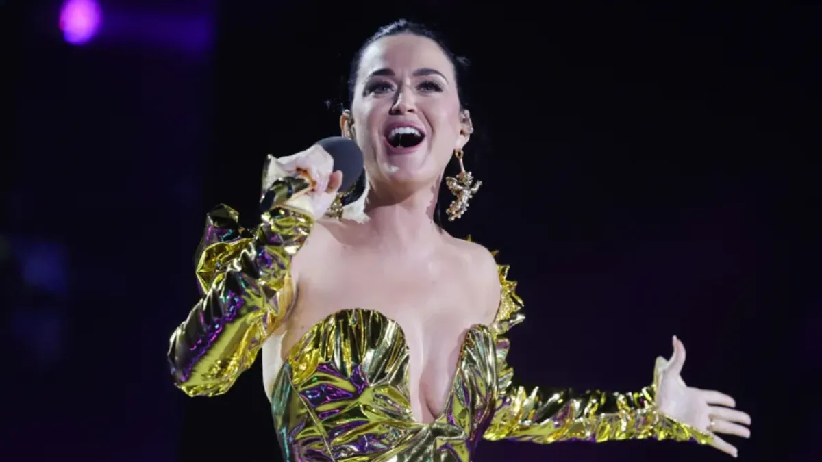 Katy Perry Woman&rsquo;s World Video