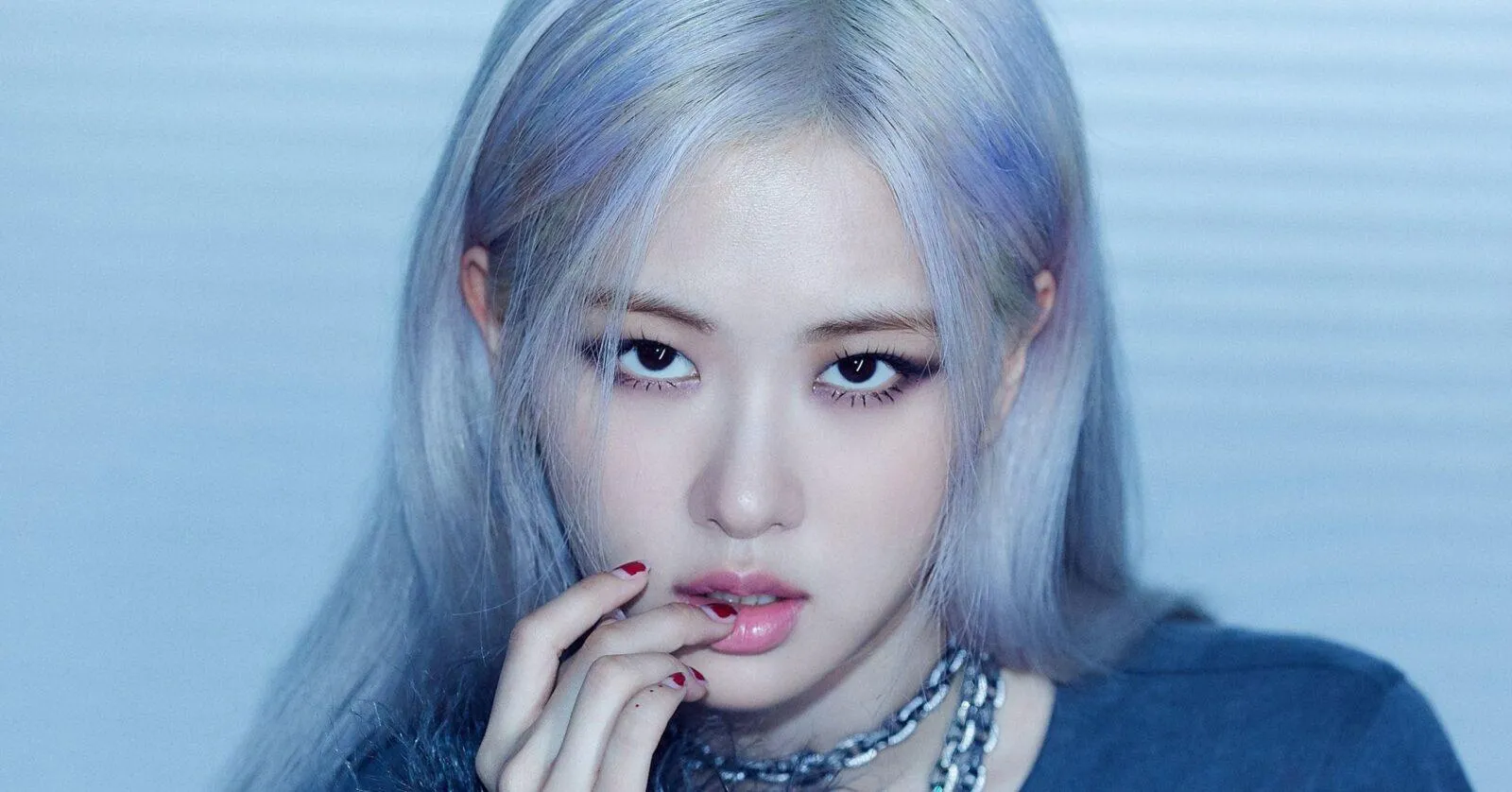 BLACKPINK's Rosé Signs Record Deal With Atlantic Records