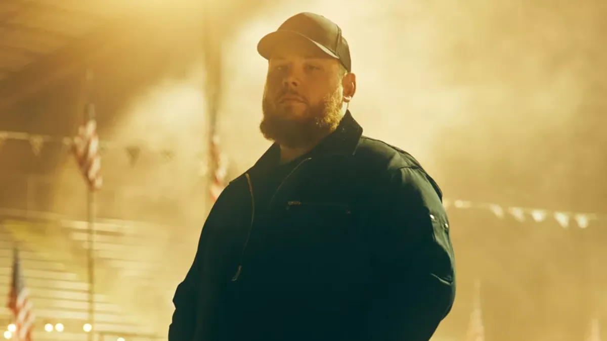 Luke Combs Ain't No Love in Oklahoma