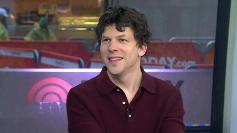 Jesse Eisenberg Talks ‘Now Your See Me’ 3, Louvre Heist, More