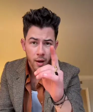 Nick Jonas Flaunts Mangalsutra Bracelet, Promotes Priyanka's Film, 'The  Bluff', Fans Say 'Jiju Is..'