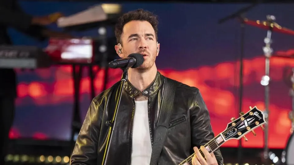 Does Kevin Jonas Sing? Why He Waited This Long to Perform a Solo - NewsBreak