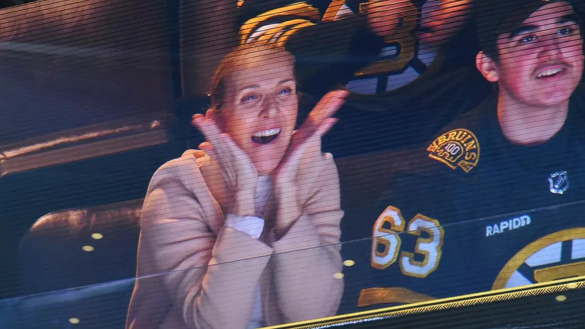 C&eacute;line Dion NHL Game 