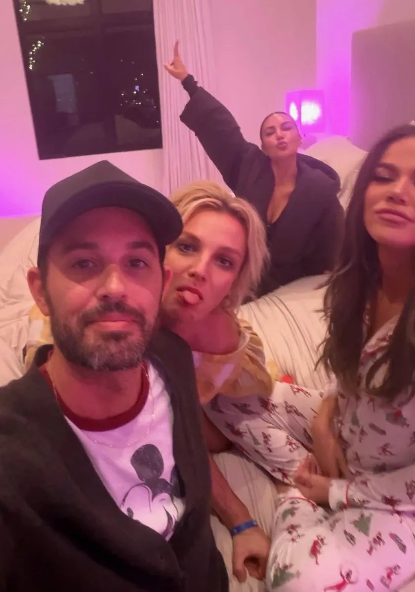 Britney Spears joins Kim and Khloé Kardashian for a slumber party.