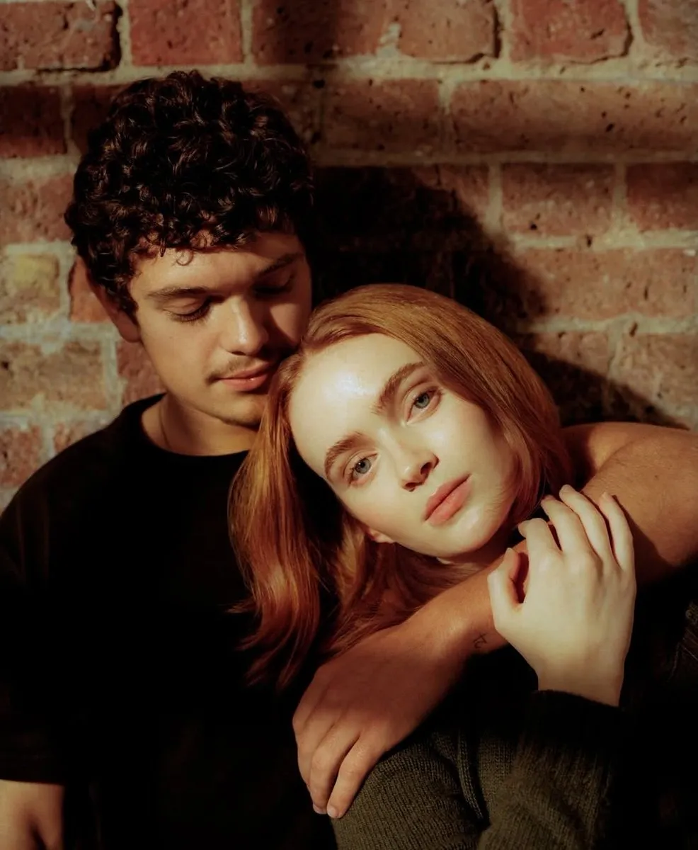 Sadie Sink and Noah Jupe's promotional picture for Romeo & Juliet 🎭😍 📸  estreetprods instagram