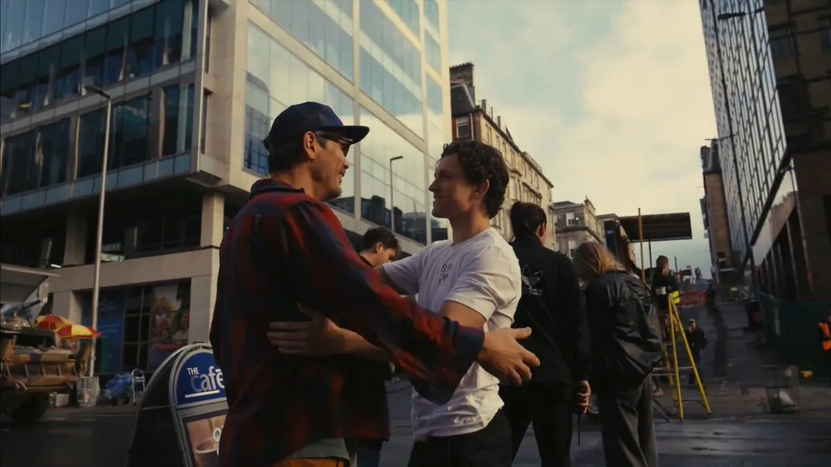 🕷️🎬 Tom Holland y el director Destin Daniel Cretton en el set de 'SPIDER- MAN: BRAND NEW DAY' 📸🔥 #SpiderMan #BrandNewDay #Marvel #Cine #TomHolland