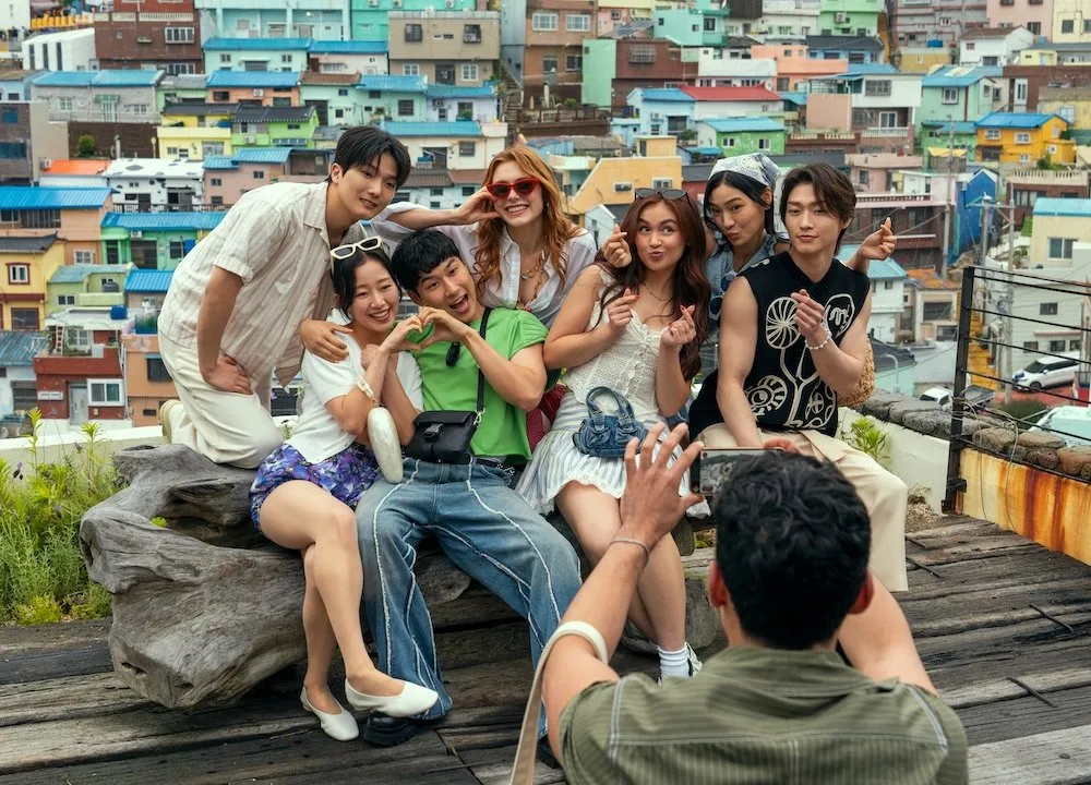 FIRST L👀K!!! Check out these JUST RELEASED sneak peek photos of "XO, Kitty"  Season 3 premiering April 3 on Netflix! The 8-episode season will focus on  Kitty's final year at KISS, her