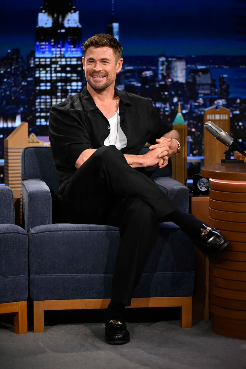 Chris Hemsworth STUNS on 'The Tonight Show with Jimmy Fallon'.