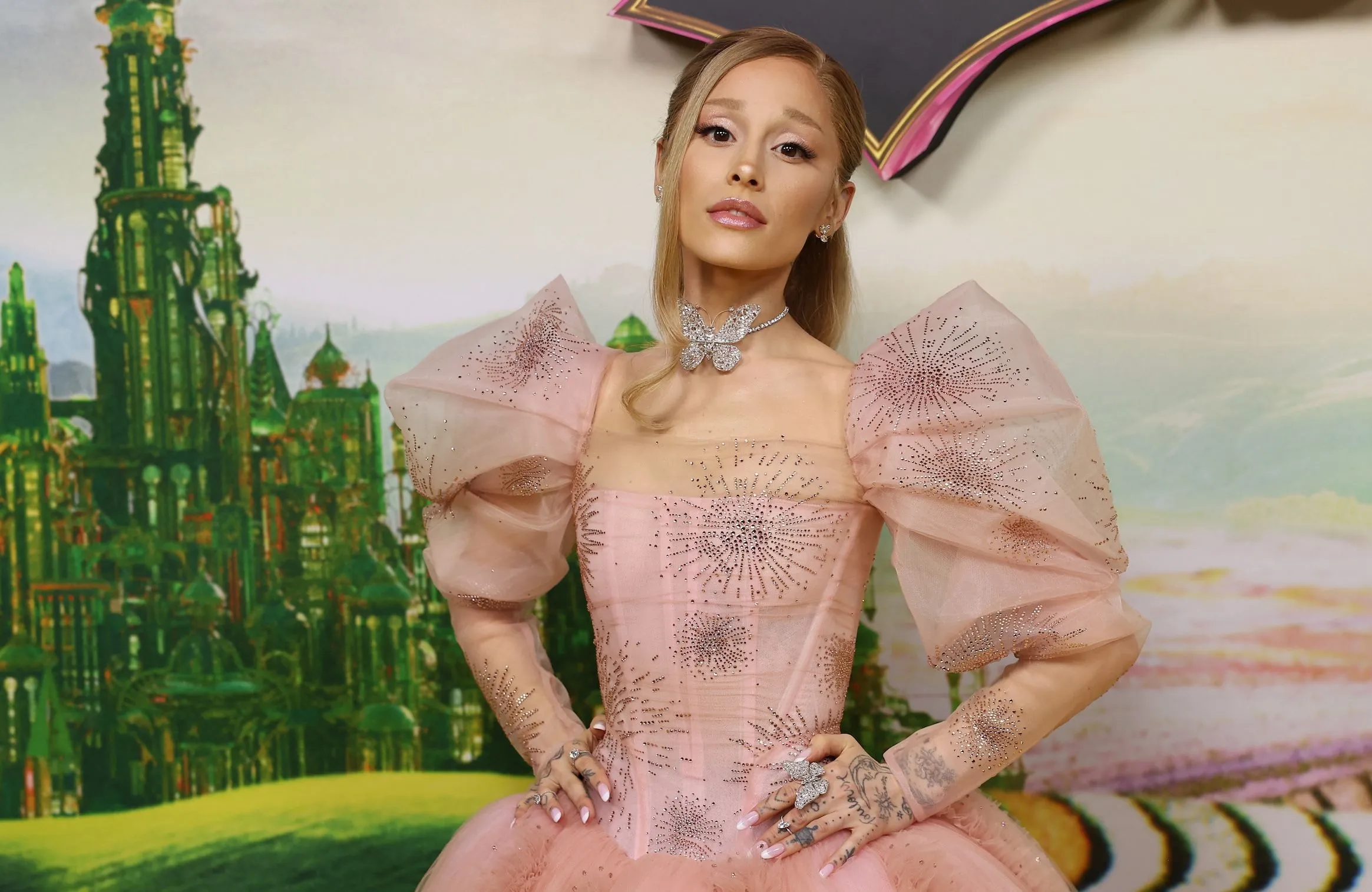 Ariana Grande reprend son nom complet pour &laquo; Wicked &raquo;, elle explique ce  choix sentimental - Elle
