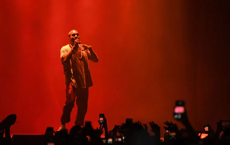 Kanye West Has Cancelled The Remaining Dates On His Saint Pablo Tour | The  FADER