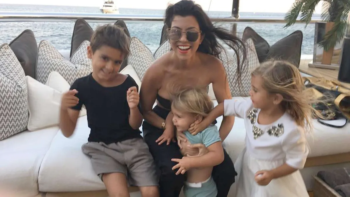 Kourtney Kardashian Travis Barker 