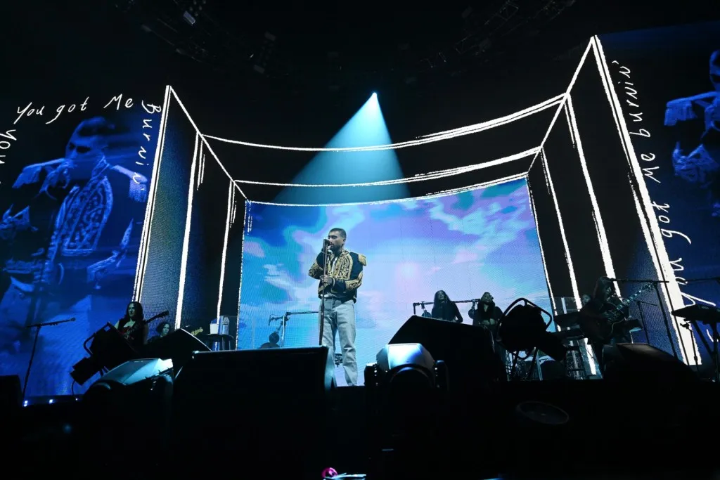 Zayn Kicks Off Las Vegas Residency With Mix of Unreleased Songs & Fan  Favorites: Here's the Setlist