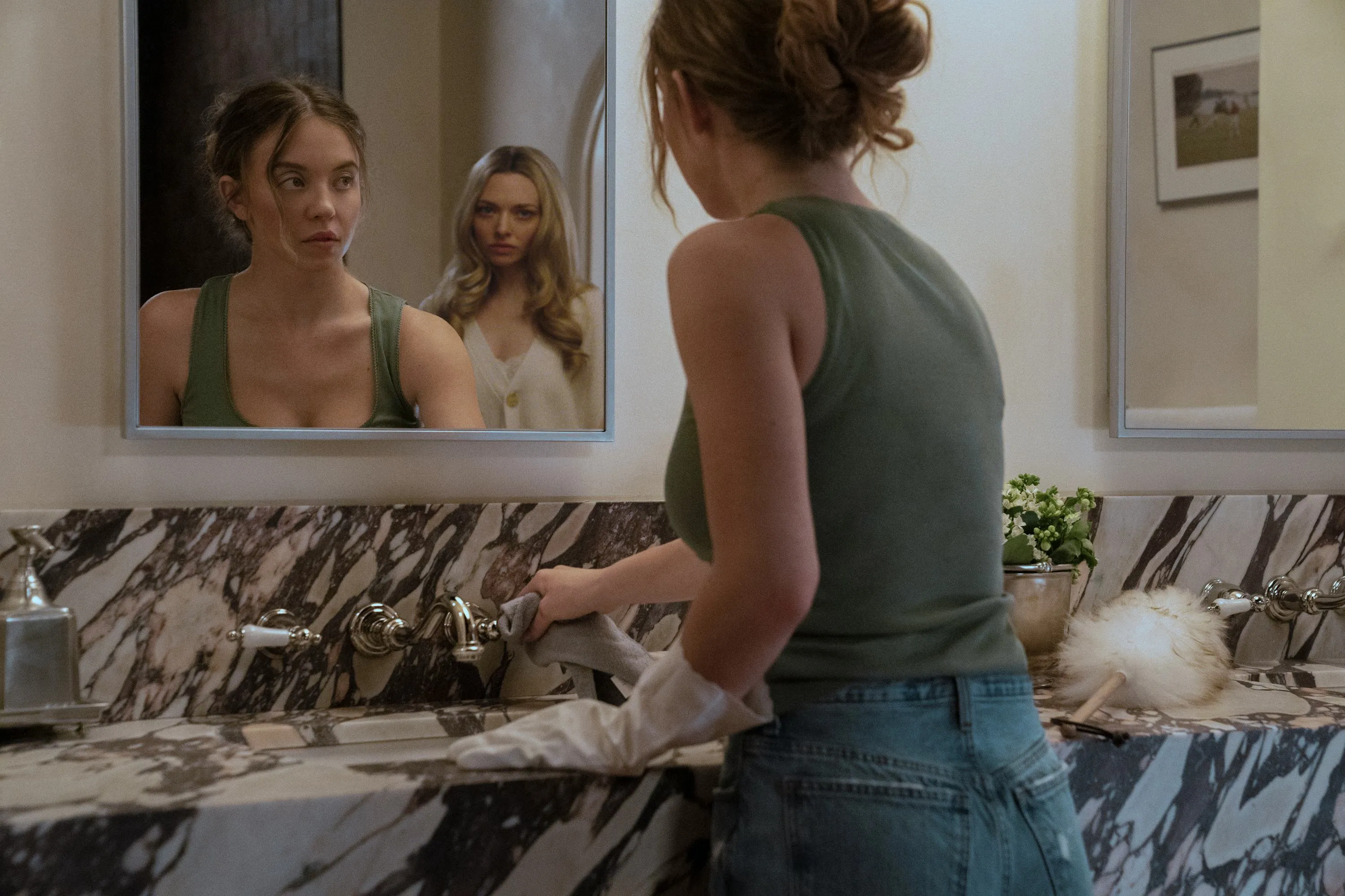 The Housemaid' Starring Sydney Sweeney & Amanda Seyfried: Trailer, Cast,  Plot