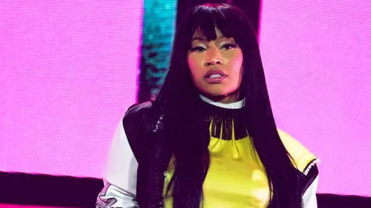 Nicki Minaj Wardrobe Malfunction