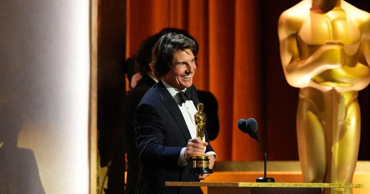 Tom Cruise finally gets his Oscar moment with lifetime achievement trophy  at Governors Awards - The Mainichi