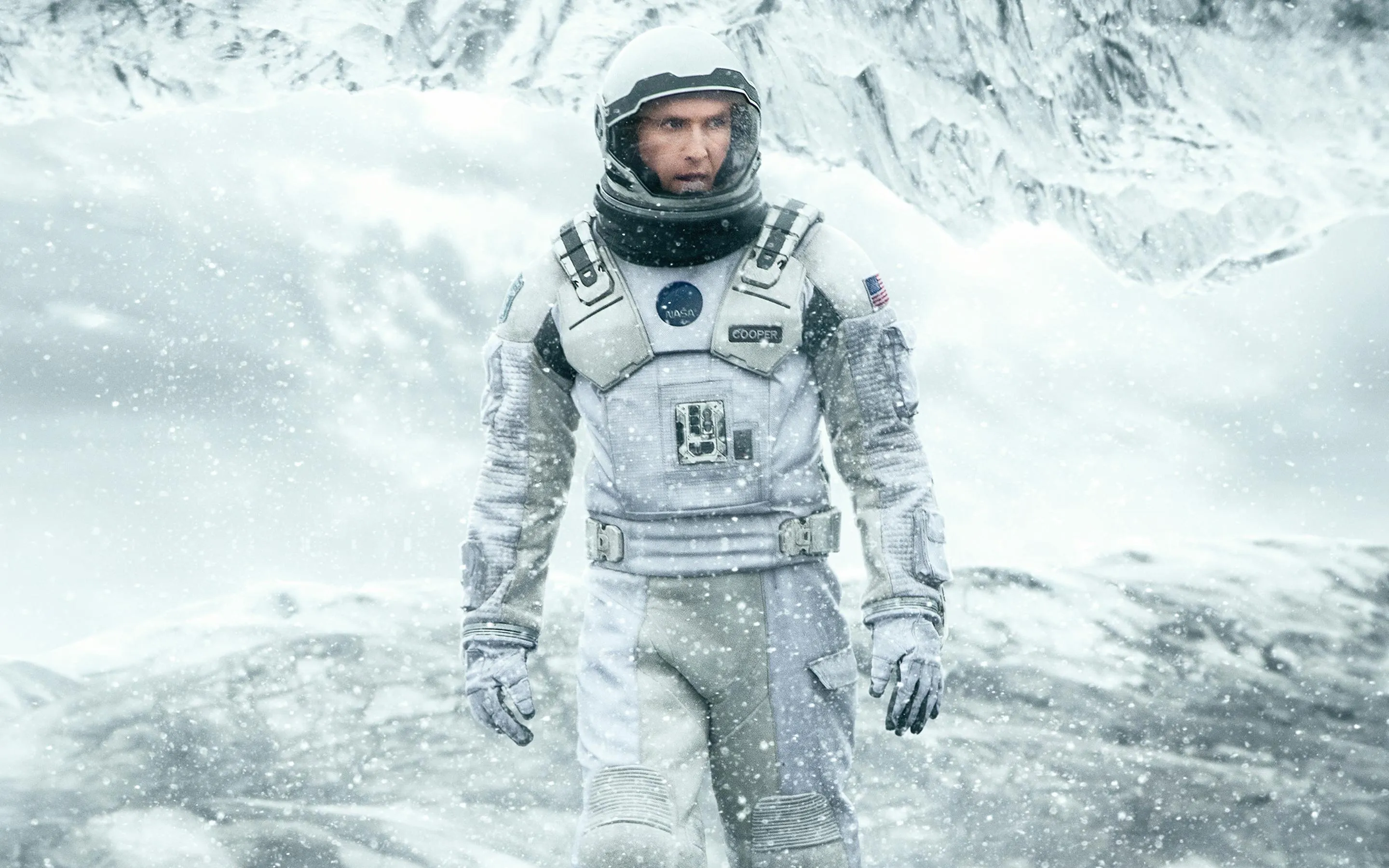 Interstellar Movie Review: Failing to Fly High