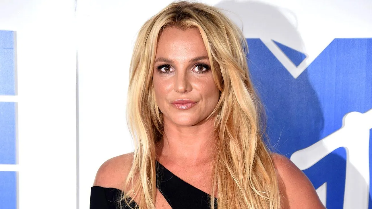 Britney Spears Checks Into Mental Health Facility
