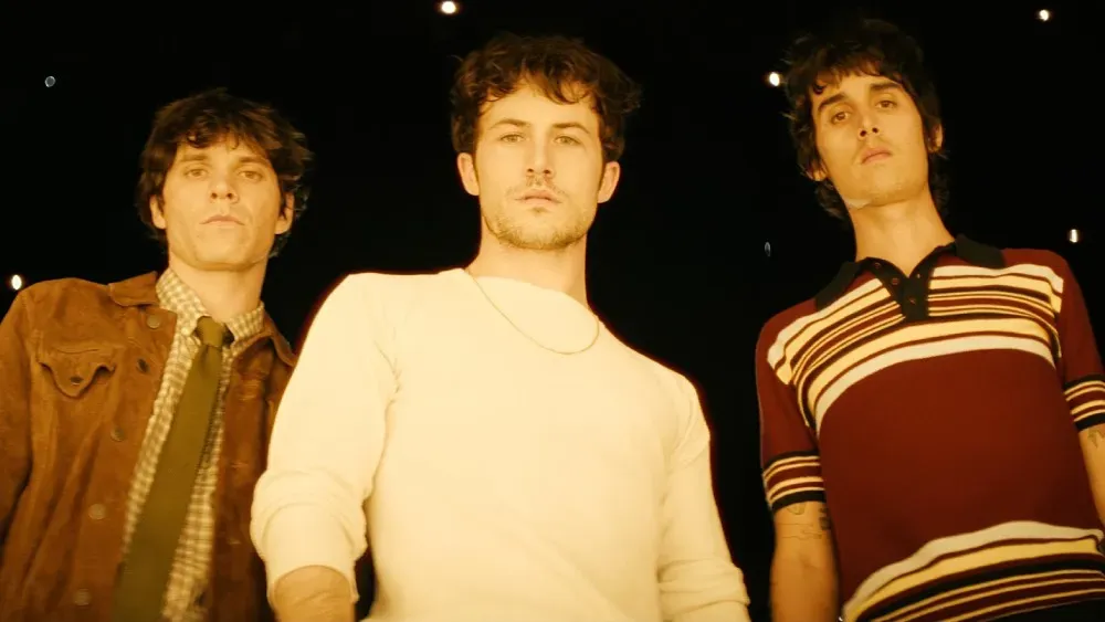 Wallows Calling After Me