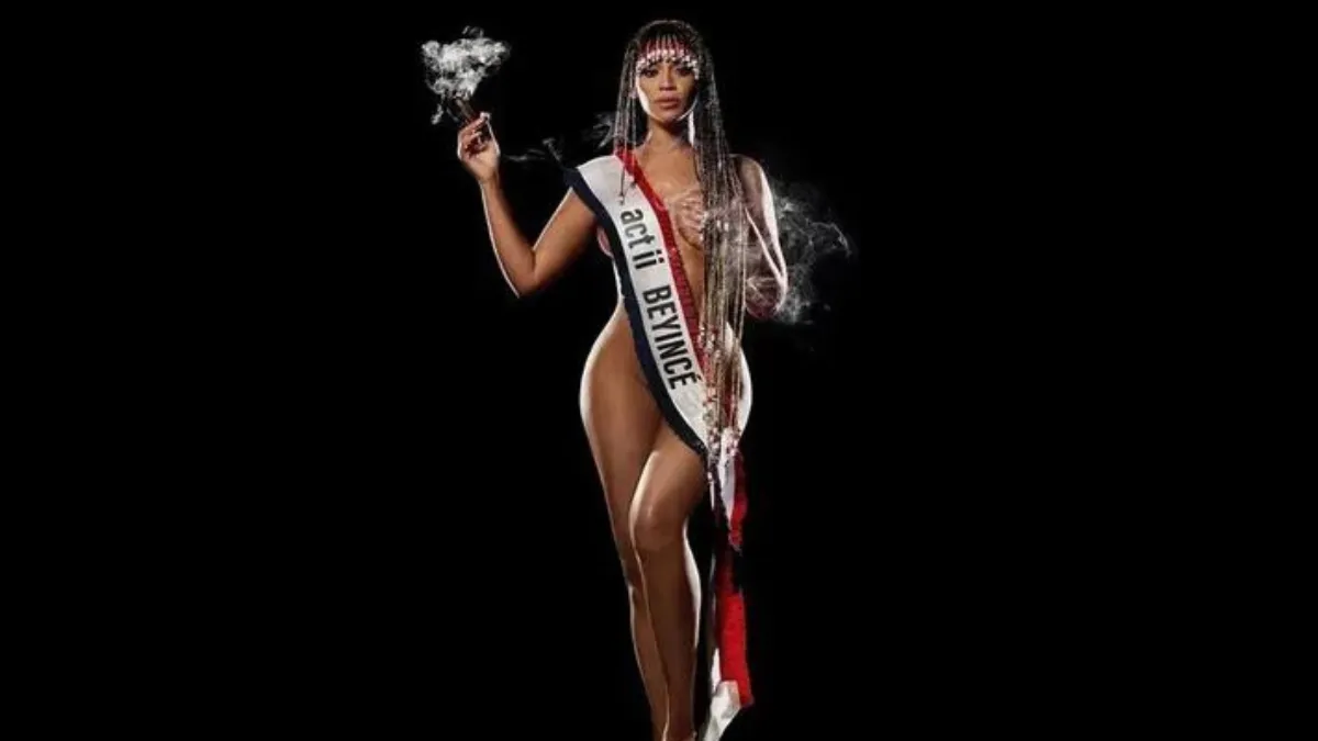 Beyonc&eacute; Album Cover