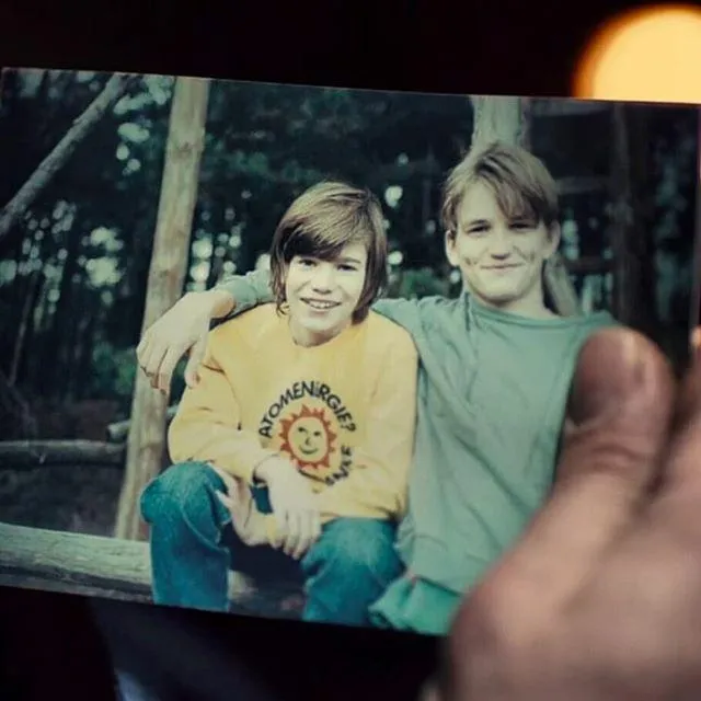 Mads in Adam’s and Eve’s Worlds Bootstrap Paradox