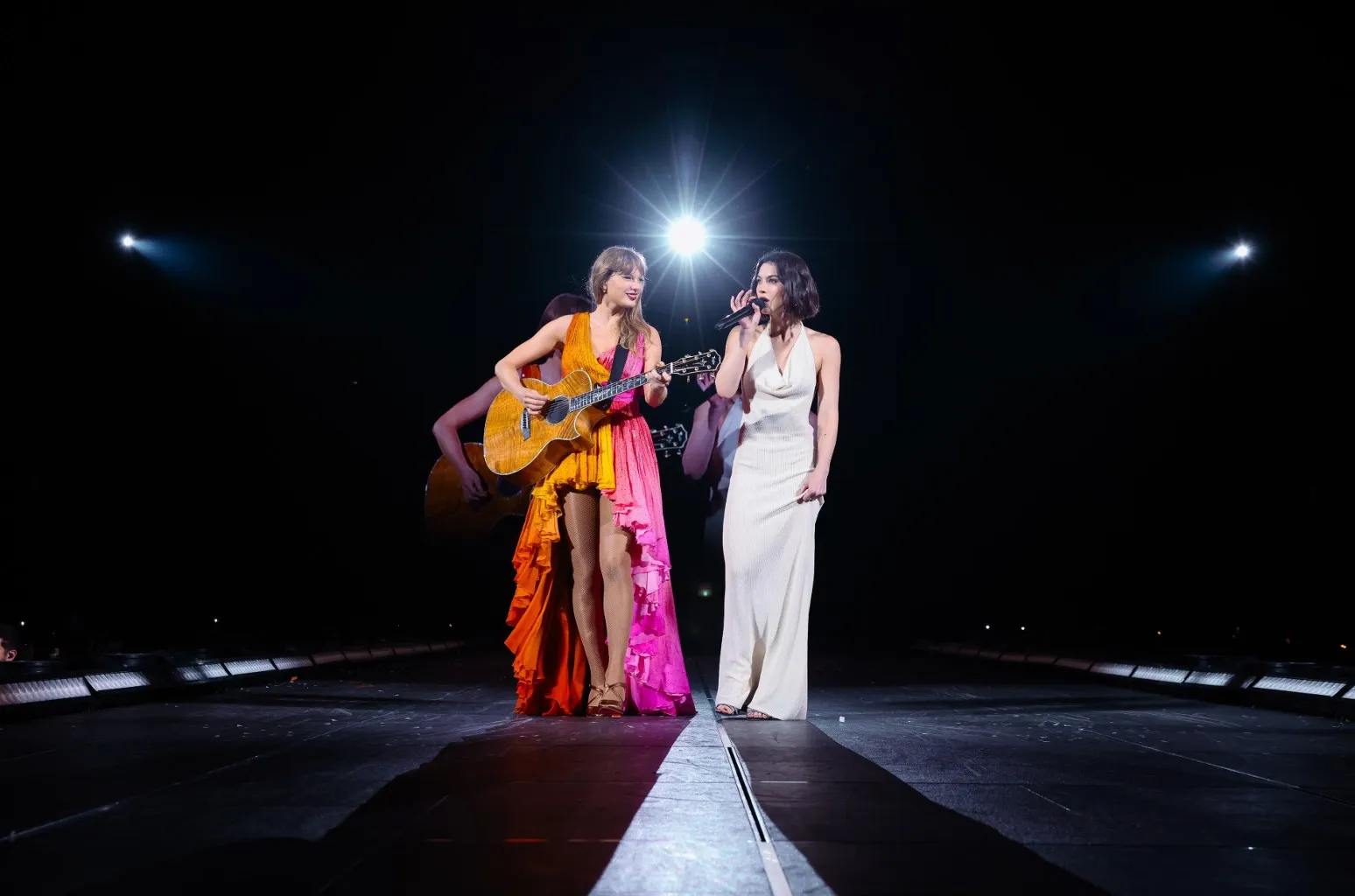 Taylor Swift and Gracie Abrams Perform 'Us' at Toronto Concert