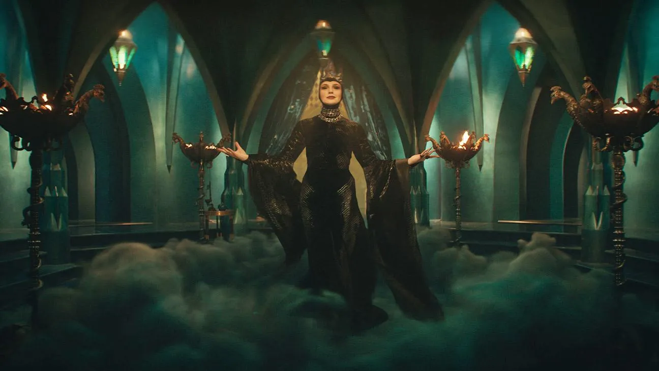 Gal Gadot Clarifies Her Comments on Why 'Snow White' Flopped at Box Office